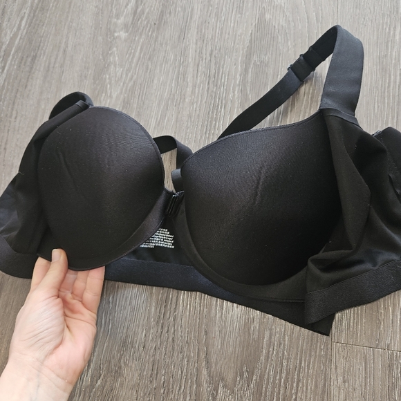 Victoria's Secret black clasp and zip up bra - Picture 4 of 6